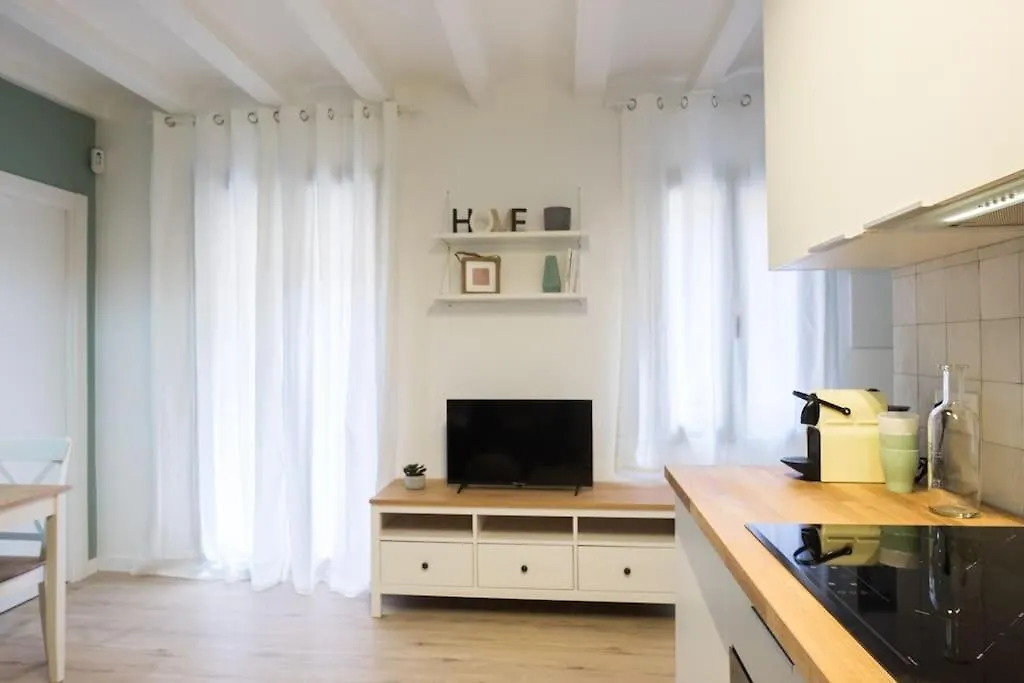 Excellent New Apartment By The Beach Barcelona 0*,  Spanien